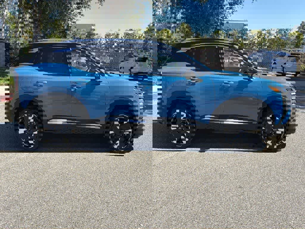 Used 2025 Nissan Kicks SR image 7