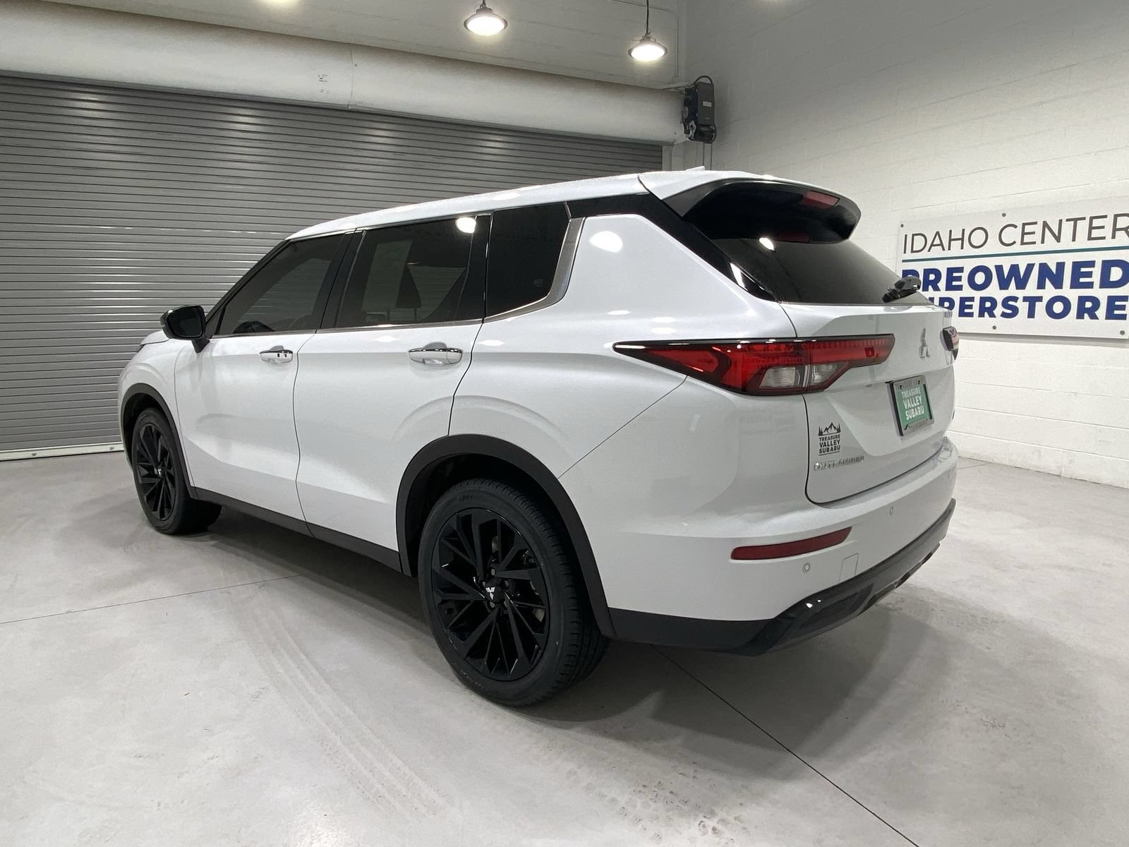 Used 2024 Mitsubishi Outlander SE Black Edition AWD/4WD image 6