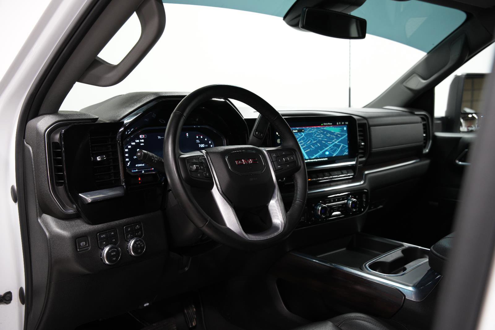 Used 2024 GMC Sierra 2500 SLT w/ SLT Convenience Package image 26