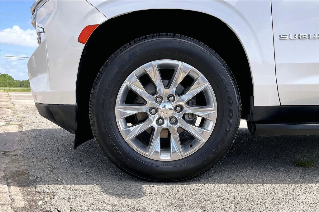 Used 2021 Chevrolet Suburban Premier w/ Premium Package AWD/4WD image 35