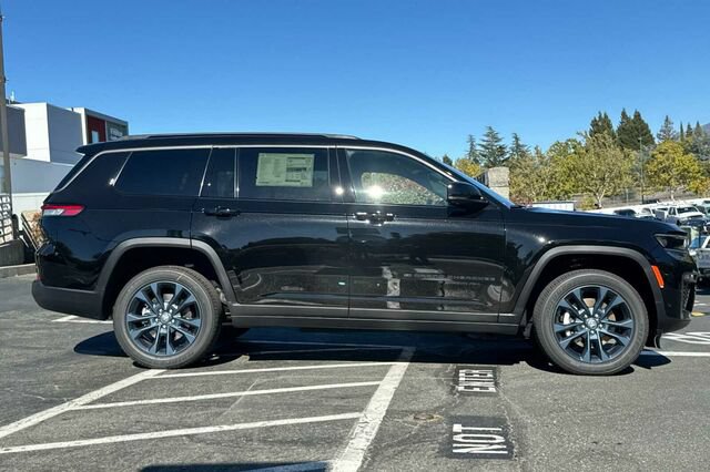 New 2026 Jeep Grand Cherokee L Limited AWD/4WD image 3