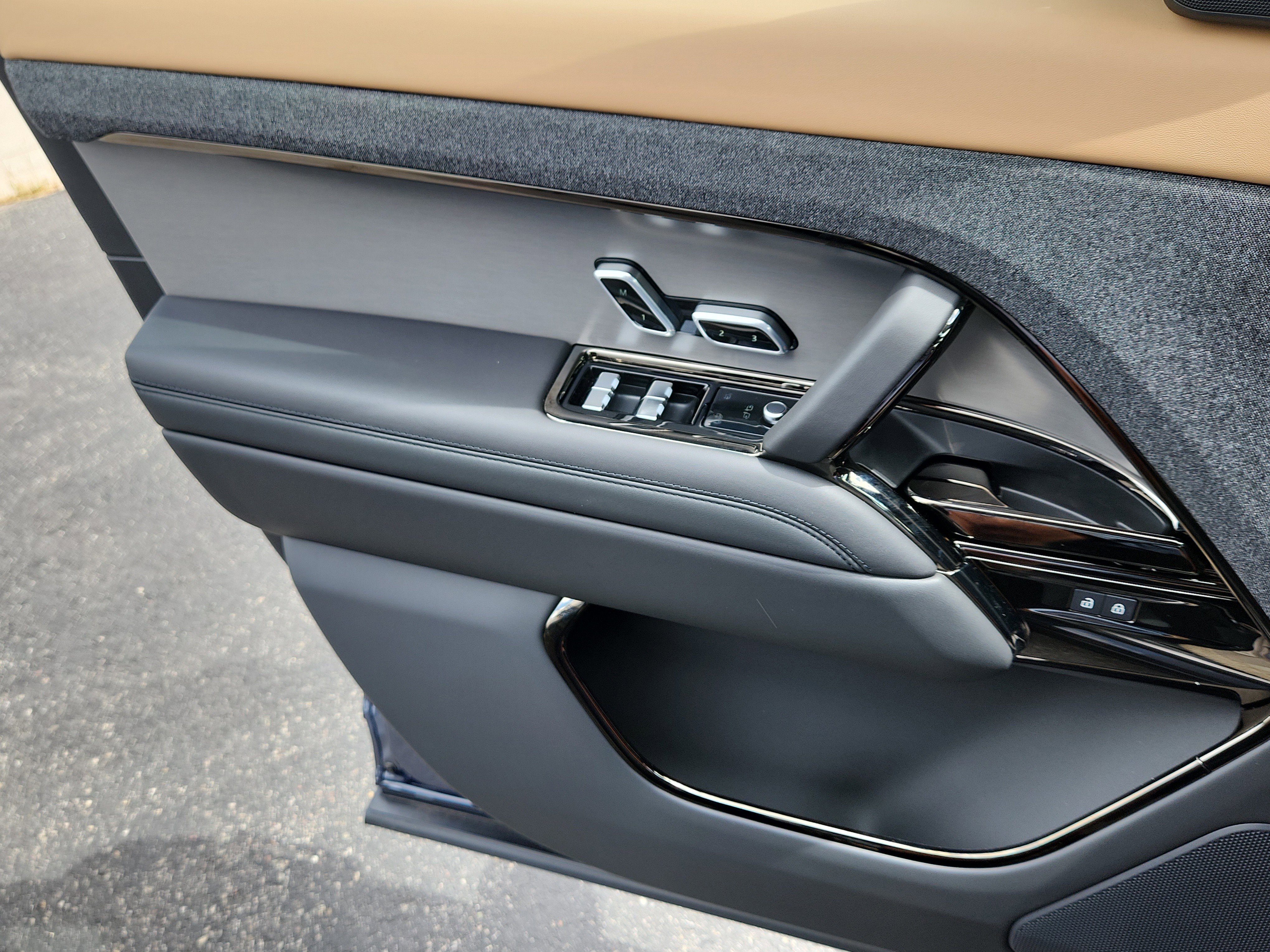 New 2025 Land Rover Range Rover Sport Dynamic SE image 8