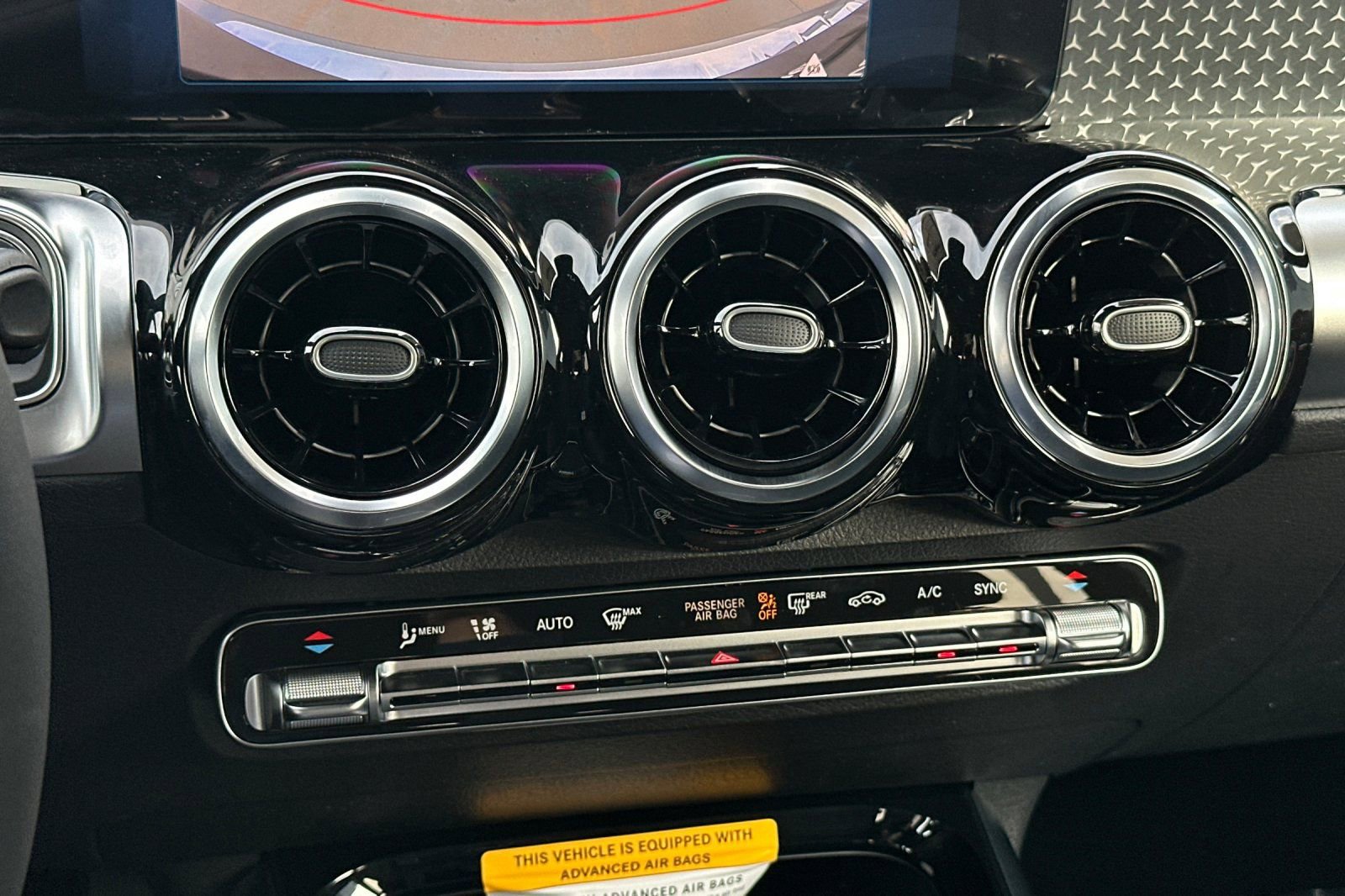 New 2026 Mercedes-Benz GLB 250 image 17