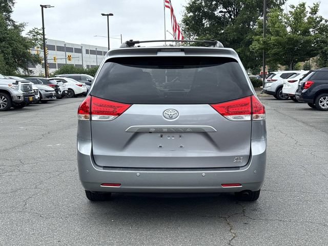 Used 2012 Toyota Sienna XLE w/ Entertainment Pkg AWD/4WD image 3