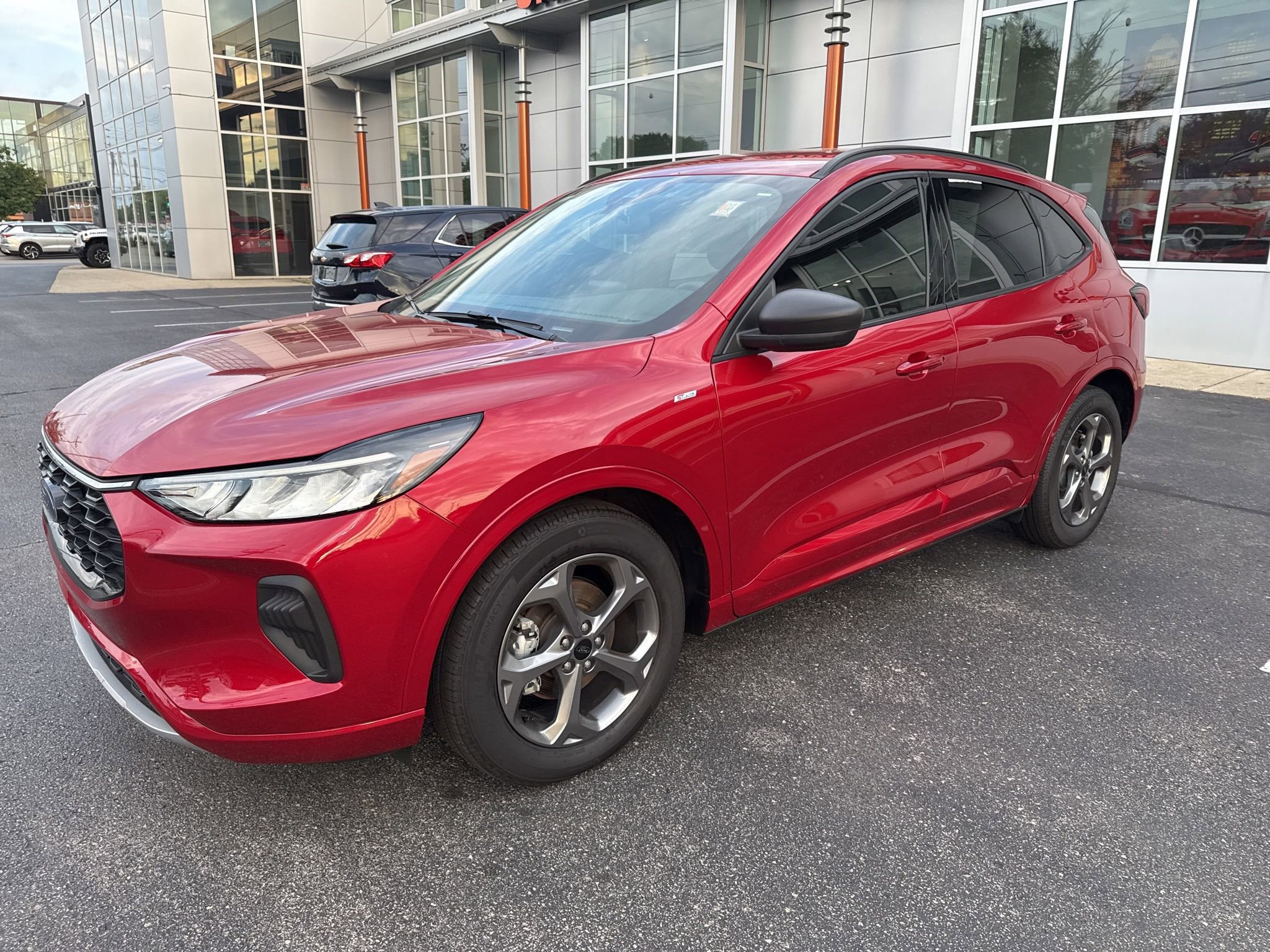 Used 2024 Ford Escape ST-Line image 2