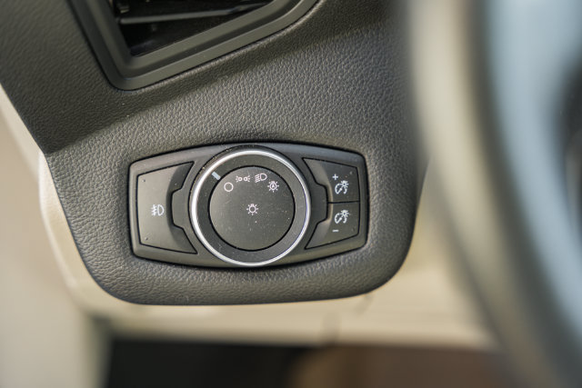 Used 2017 Ford C-MAX Energi Titanium FWD image 49