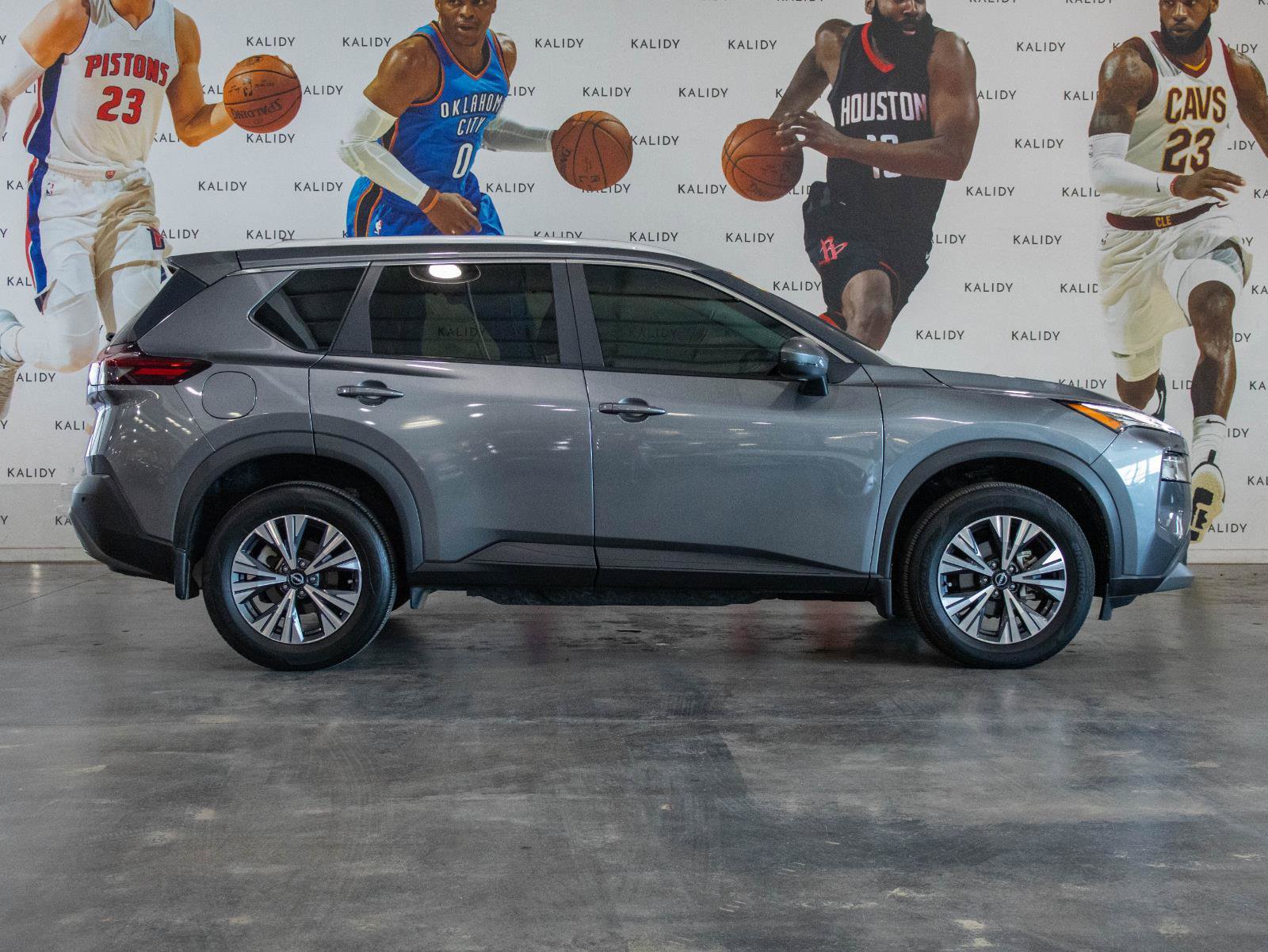 Used 2023 Nissan Rogue SV w/ SV Premium Package image 18