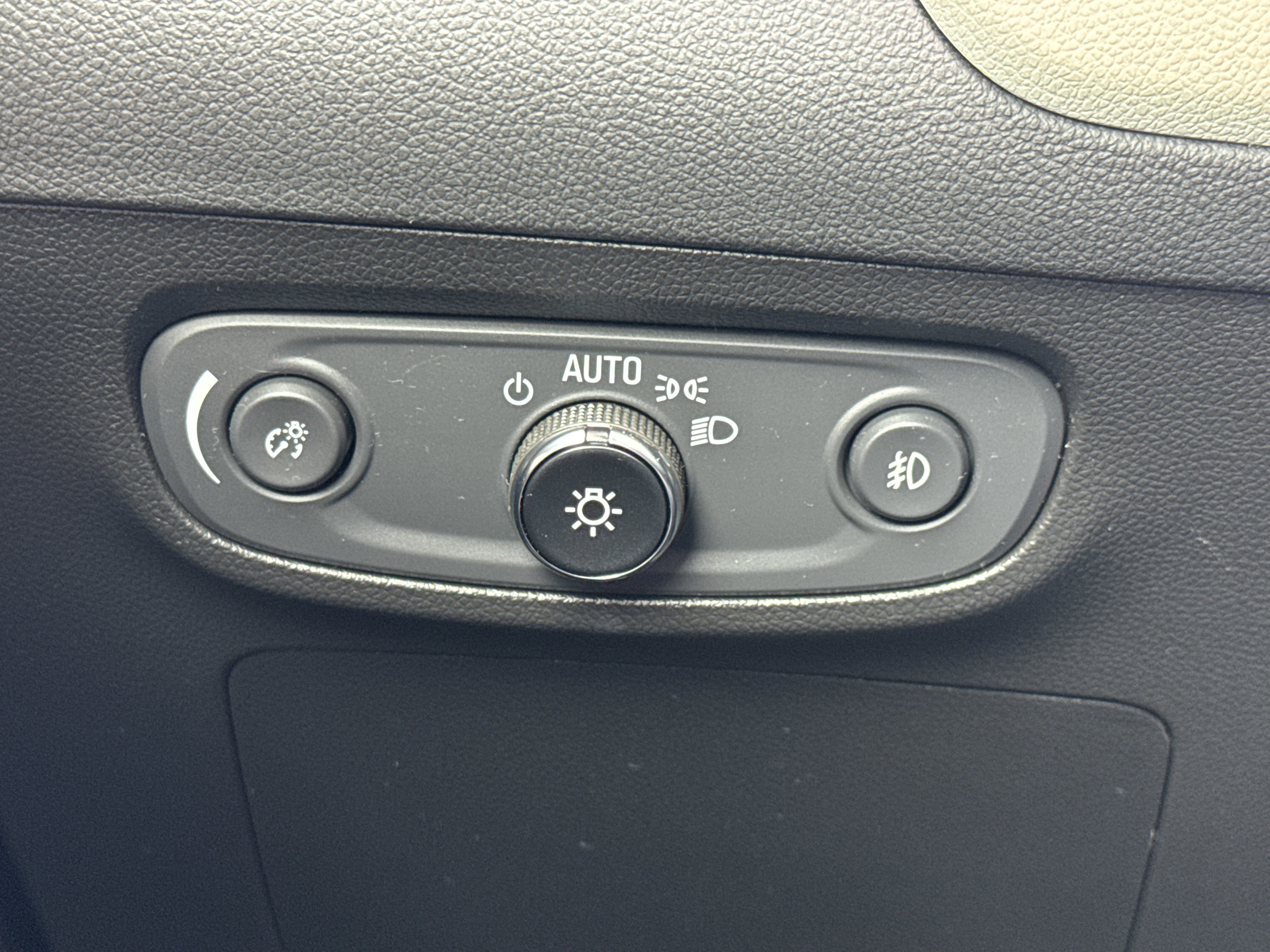 Used 2023 Buick Encore GX Preferred w/ Cold Weather Comfort Package image 14