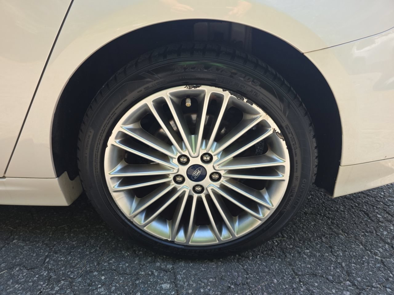 Used 2016 Ford Fusion SE w/ Equipment Group 202A FWD image 26