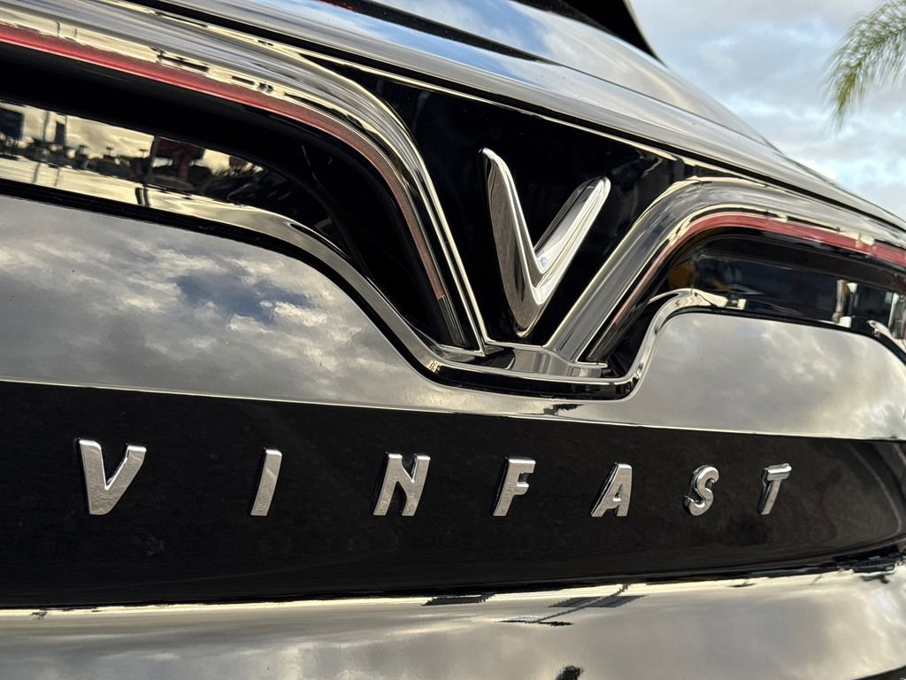 New 2025 VinFast VF 8 Plus AWD/4WD image 9