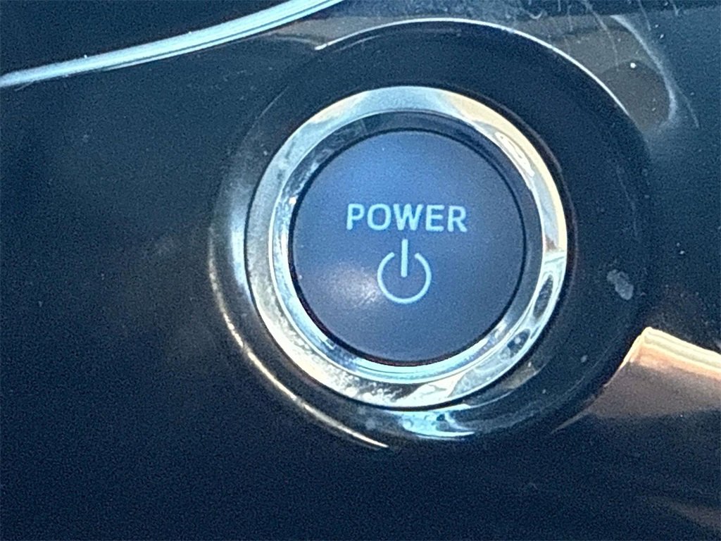 Certified 2020 Toyota Prius L Eco image 20