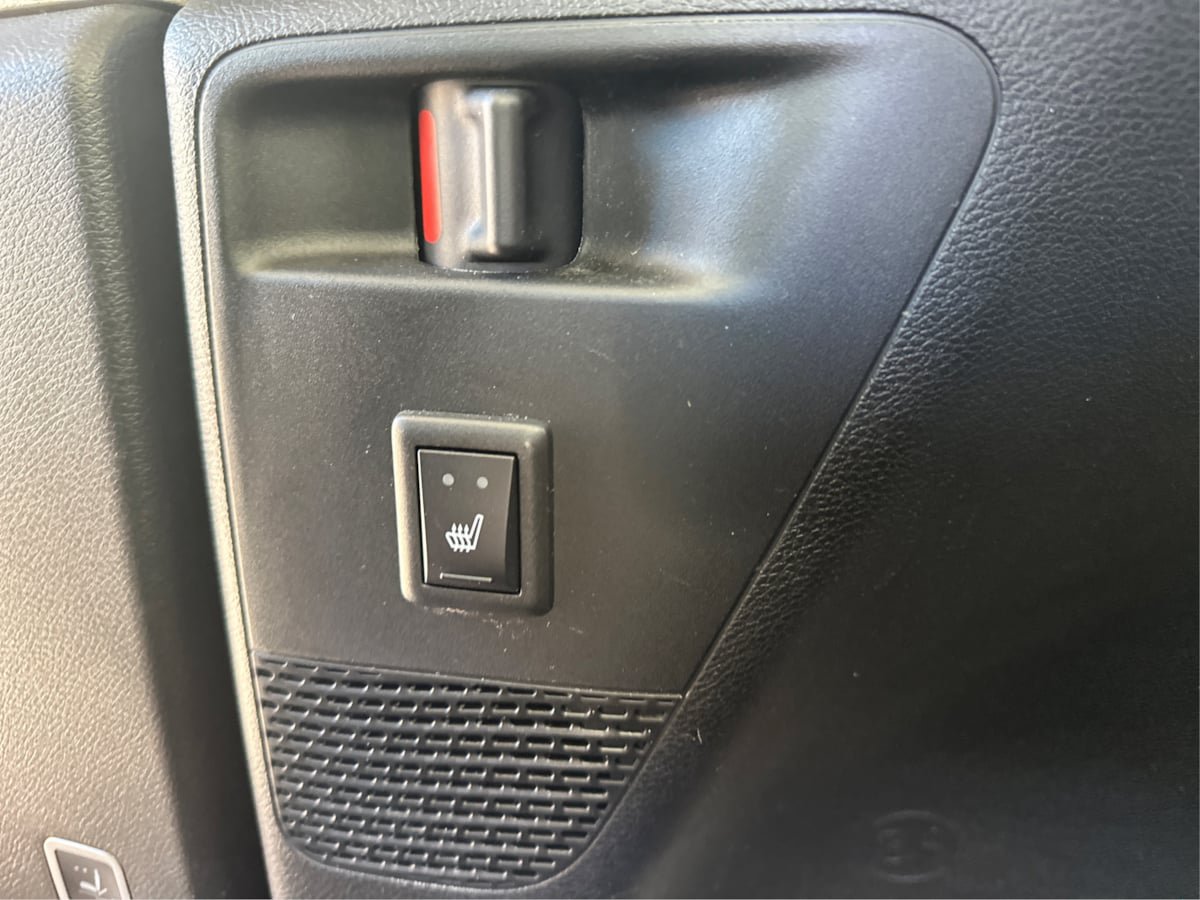 Used 2018 Chrysler Pacifica Touring-L Plus FWD image 32