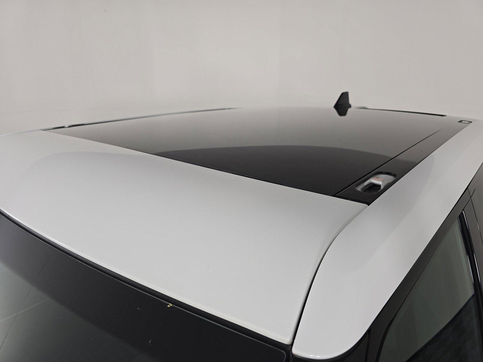 Used 2022 Rivian R1T Adventure image 13