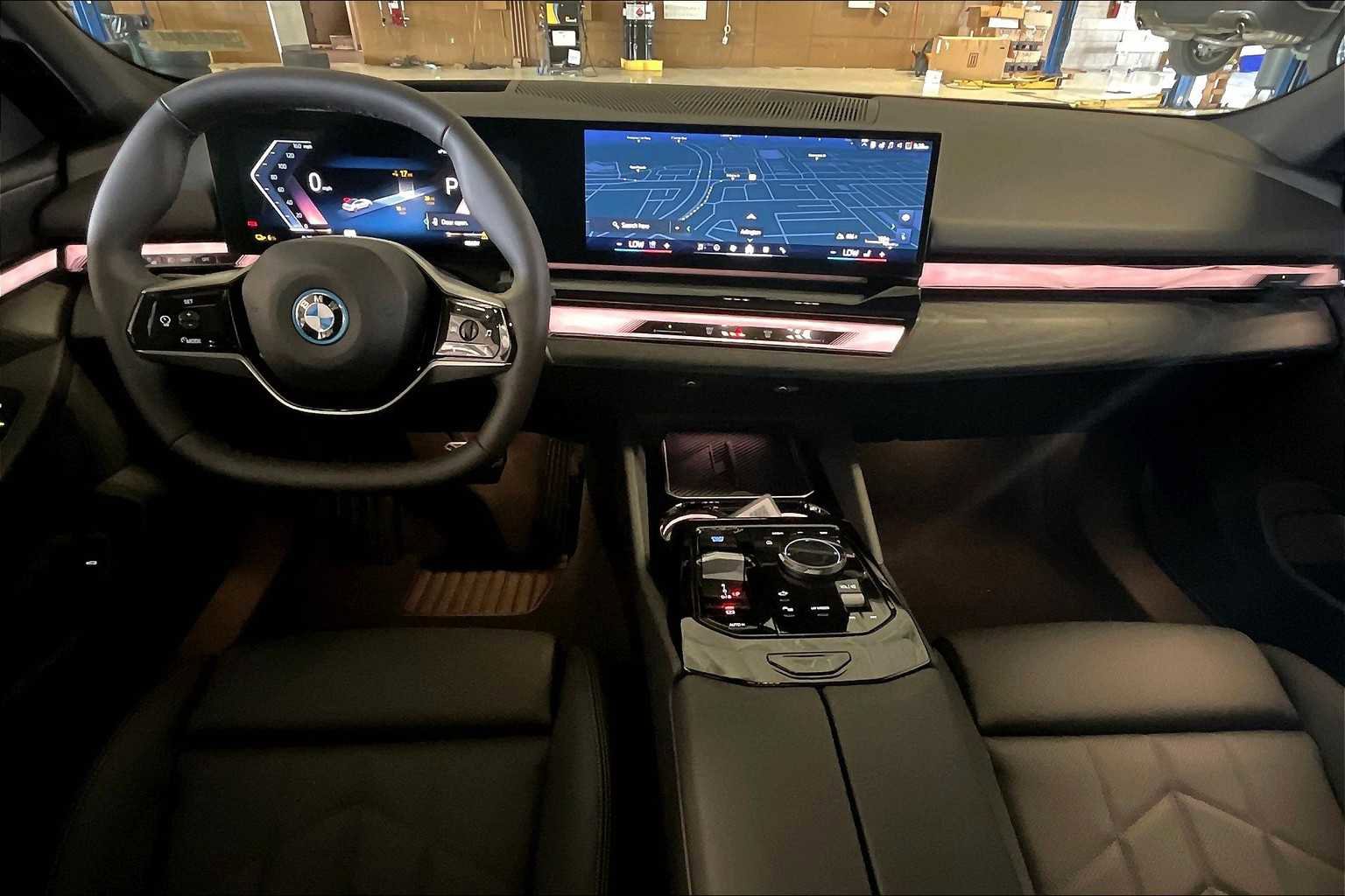 Used 2026 BMW i5 eDrive40 w/ Premium Package RWD image 5