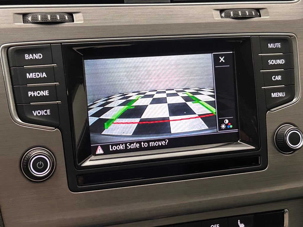 Used 2015 Volkswagen Golf TDI FWD image 21