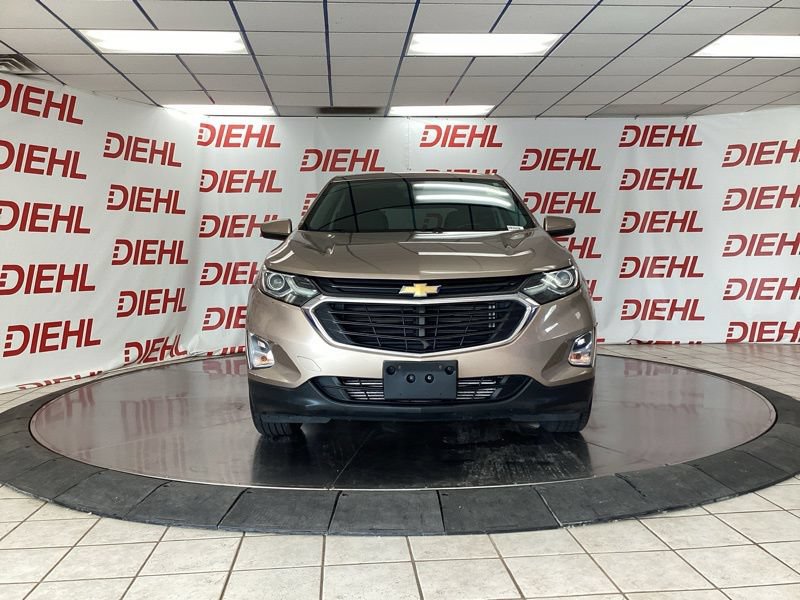 Used 2018 Chevrolet Equinox LT FWD image 2