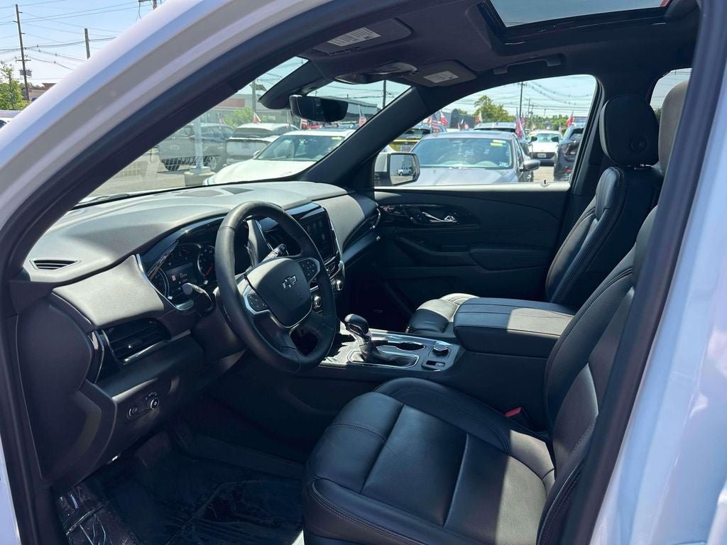 Used 2023 Chevrolet Traverse RS w/ LPO, Floor Liner Package AWD/4WD image 16