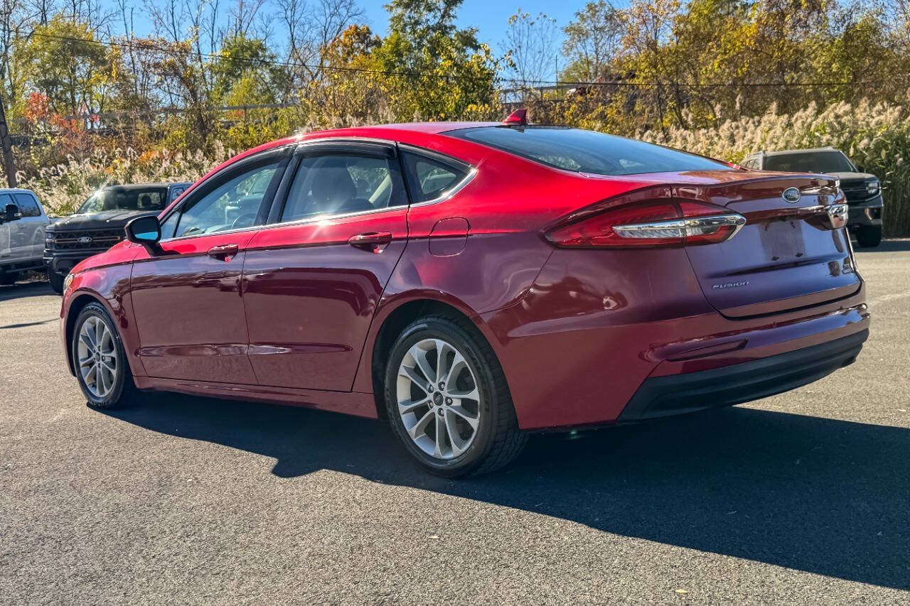 Used 2020 Ford Fusion SE FWD image 4