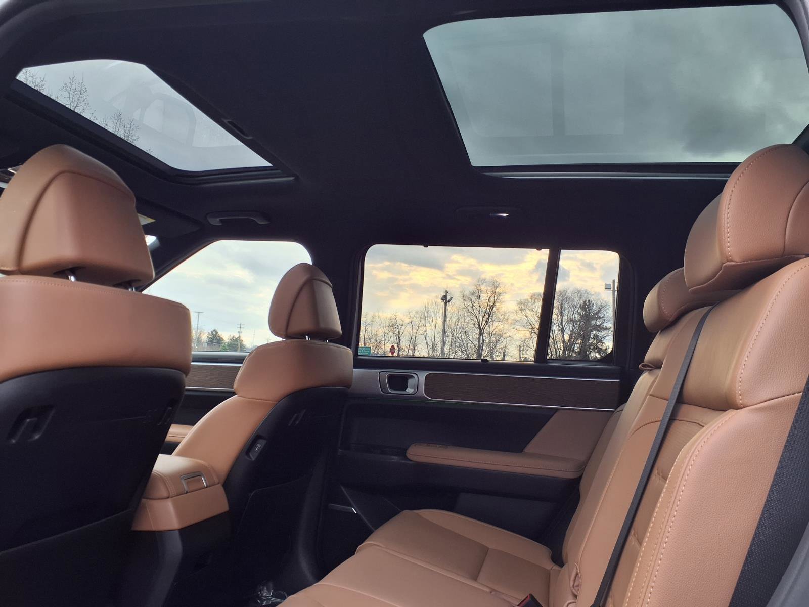 Used 2025 Hyundai Santa Fe Limited image 10