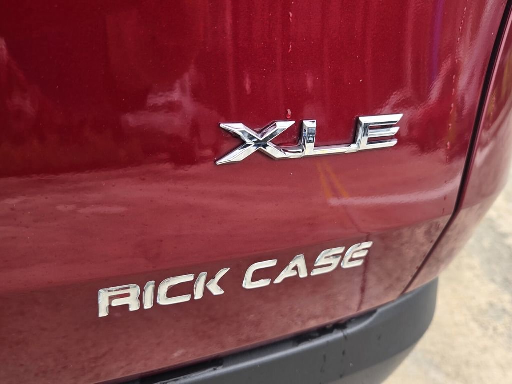 Used 2024 Toyota Grand Highlander XLE image 14