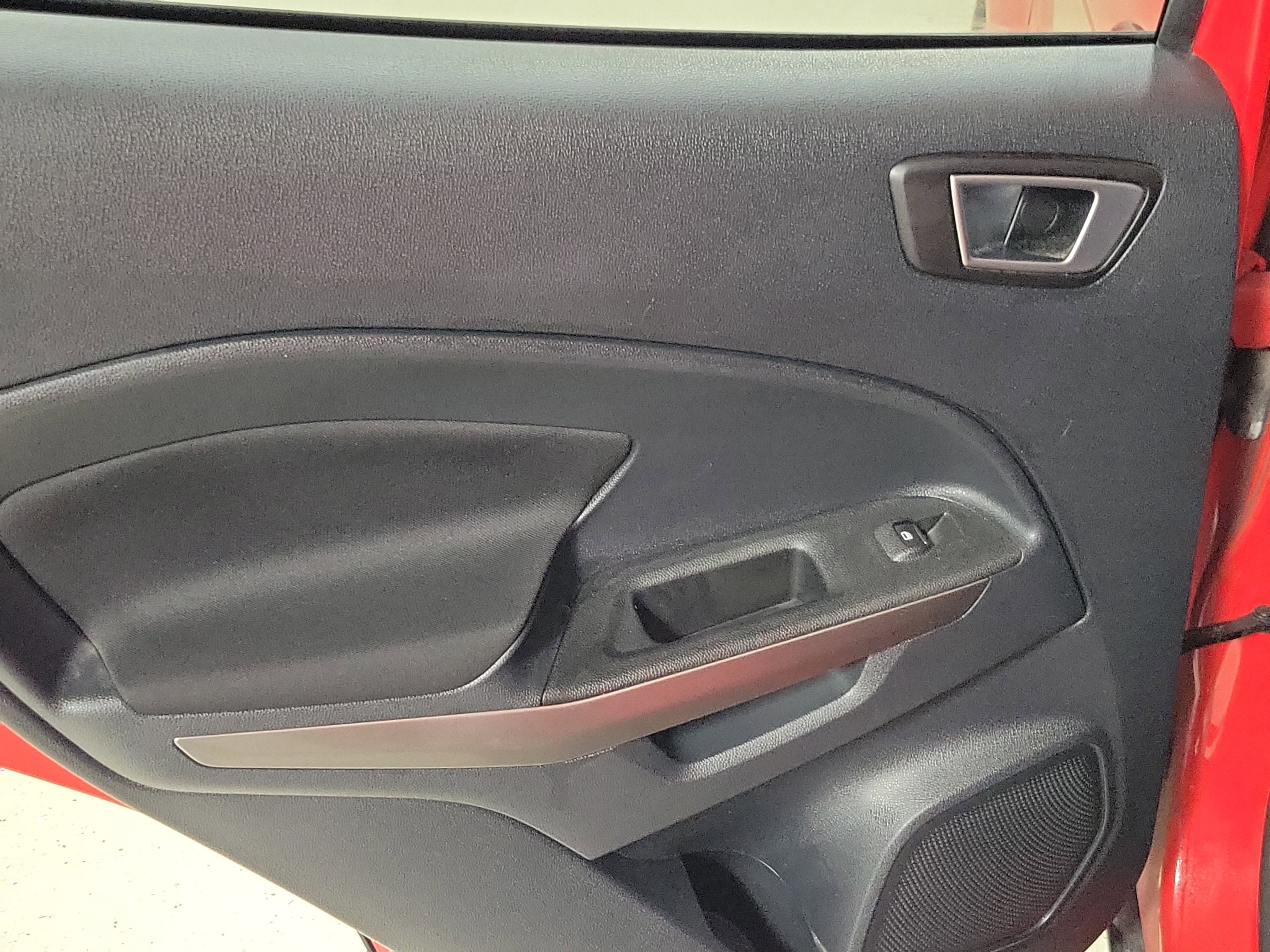 Used 2019 Ford EcoSport SE image 13