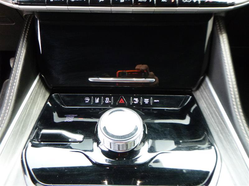 Used 2023 Jeep Wagoneer L Series II AWD/4WD image 21