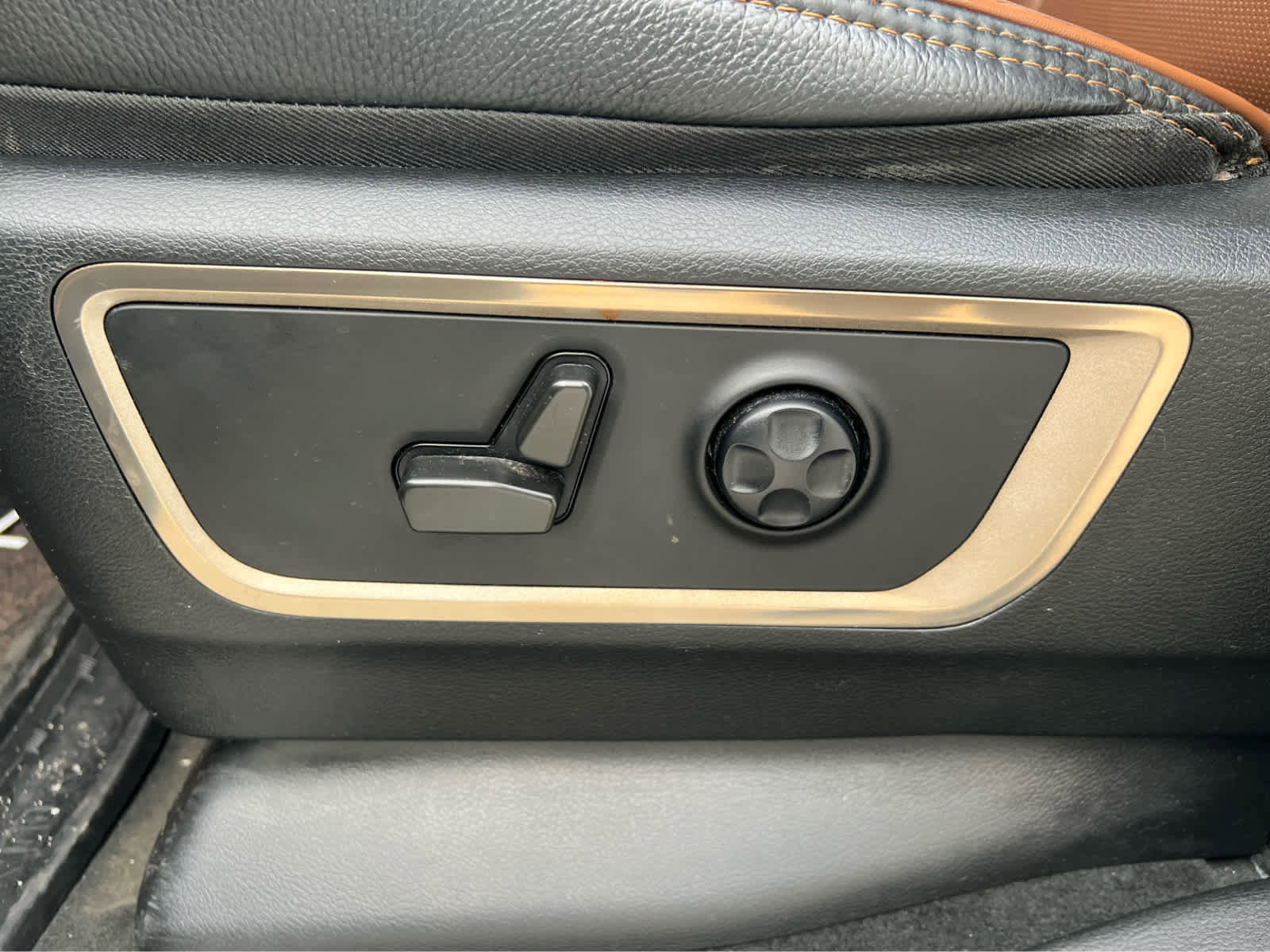 Used 2021 RAM 1500 Limited AWD/4WD image 14