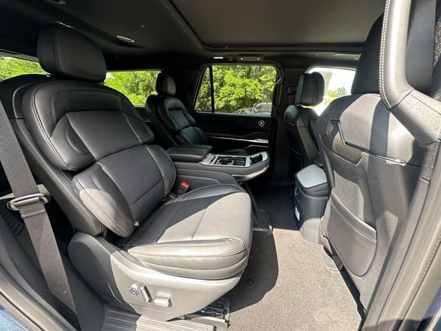 New 2027 Lincoln Navigator Reserve w/ Jet Appearance Package AWD/4WD image 25