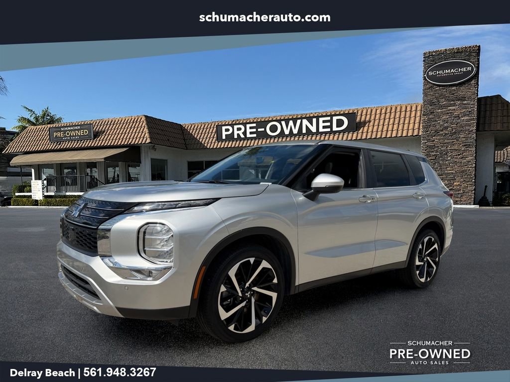Used 2024 Mitsubishi Outlander FWD image 3