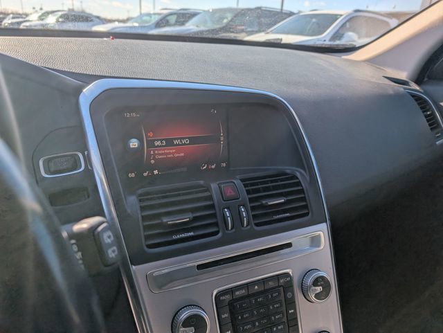 Used 2017 Volvo XC60 T6 Dynamic w/ Climate Package image 21