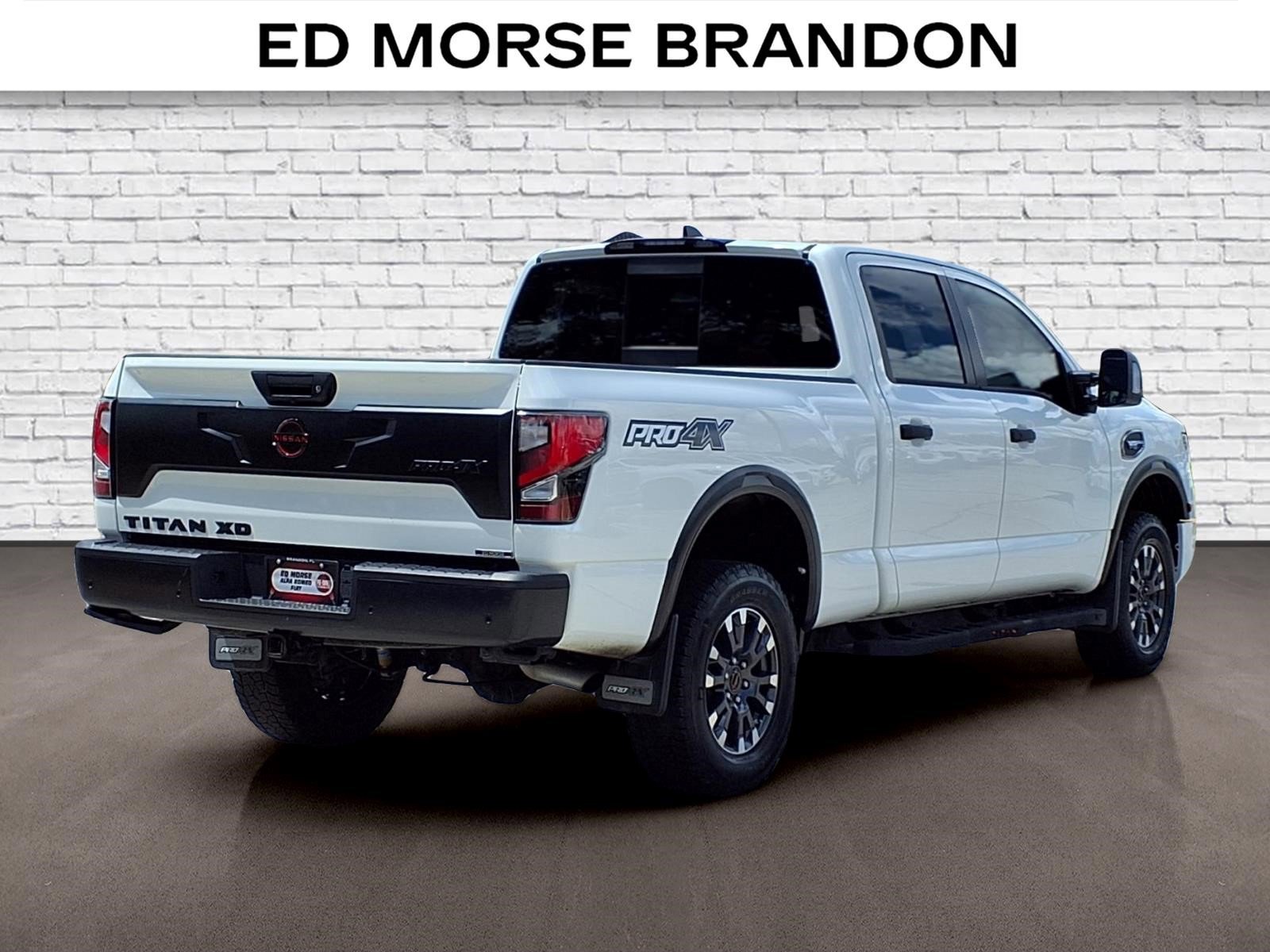 Used 2023 Nissan Titan PRO-4X AWD/4WD image 5