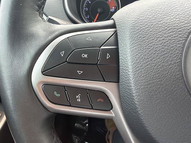 Used 2019 Jeep Cherokee Limited w/ Luxury Group AWD/4WD image 31