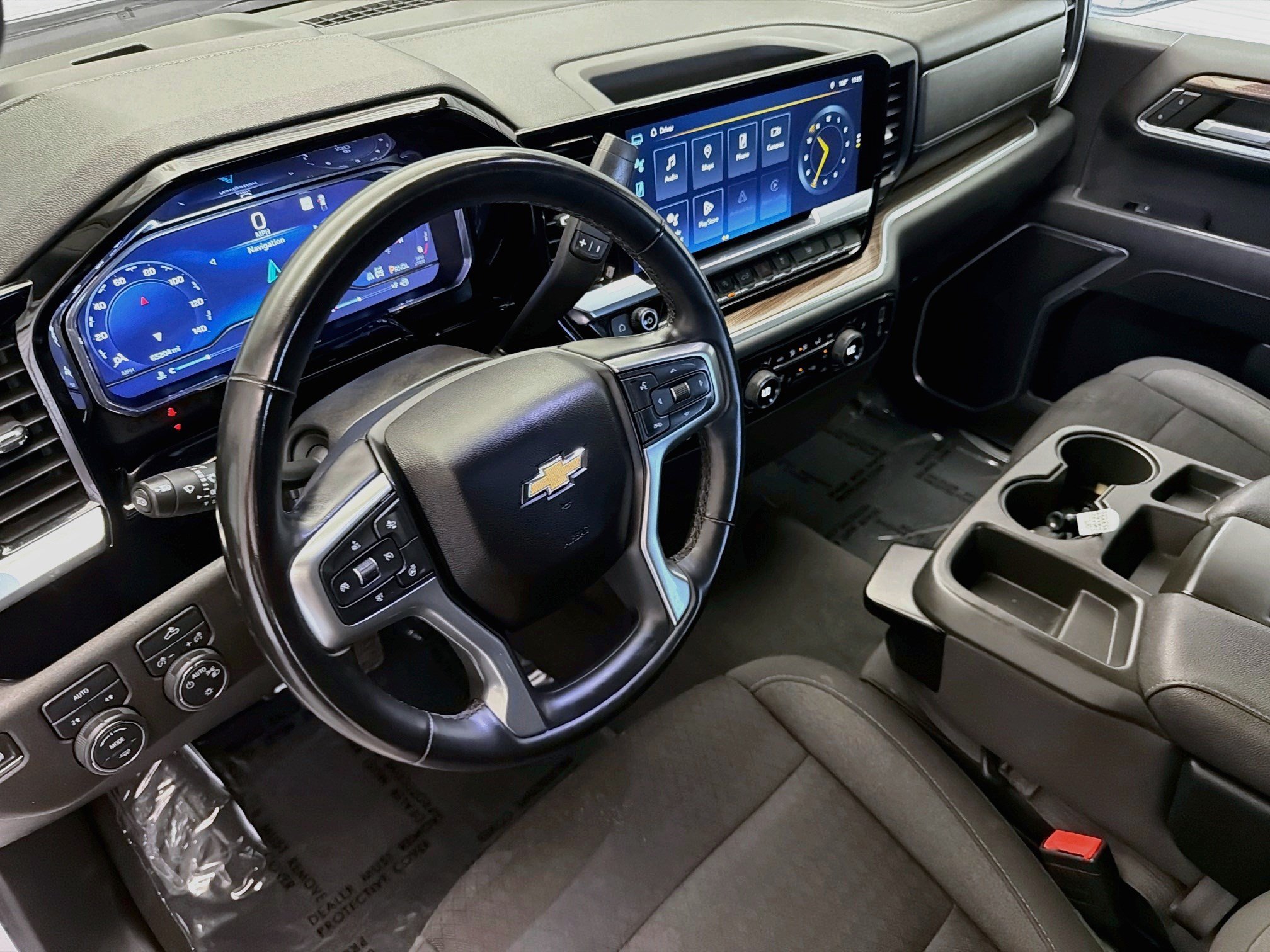 Used 2023 Chevrolet Silverado 1500 LT w/ Protection Package AWD/4WD image 7