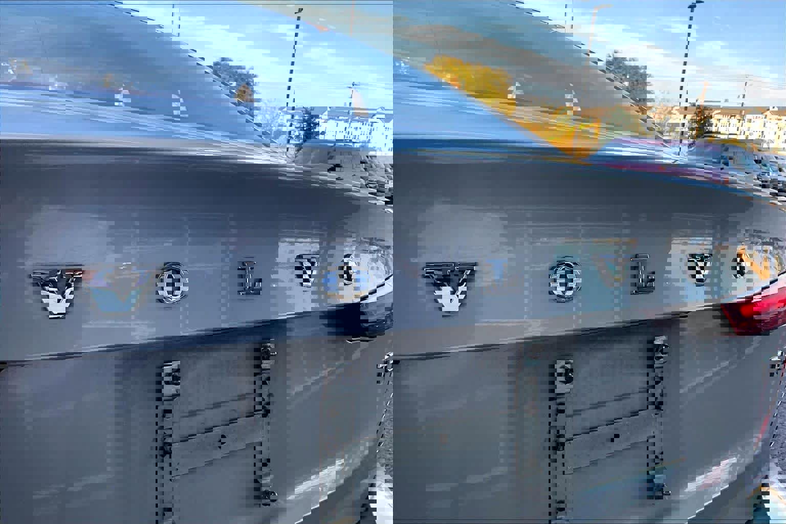 Used 2020 Volvo S60 T5 Momentum image 29