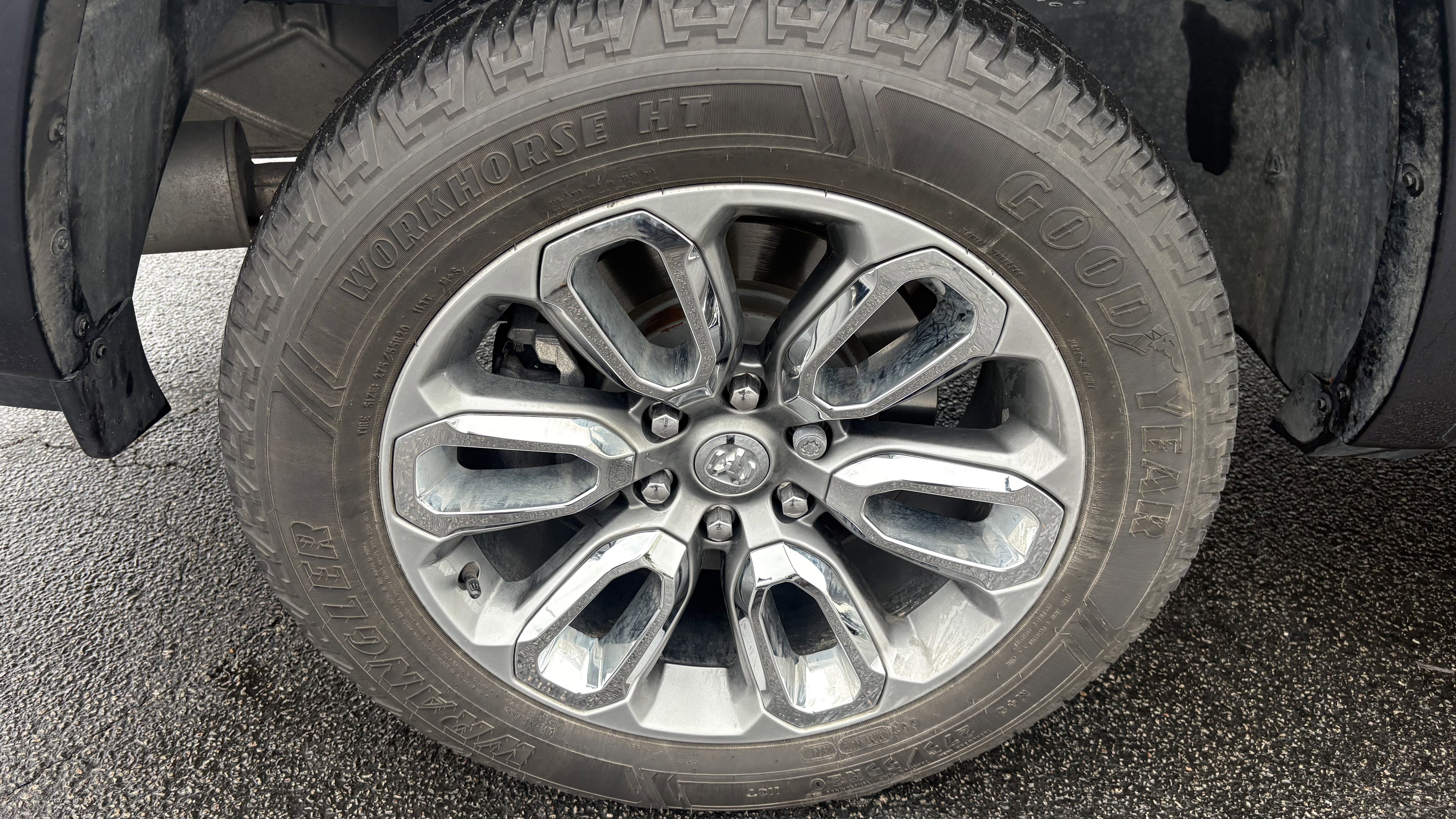 Used 2021 RAM 1500 Laramie w/ Sport Appearance Package image 14