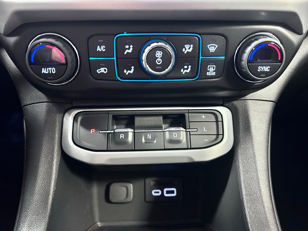 Used 2023 GMC Acadia SLT image 16