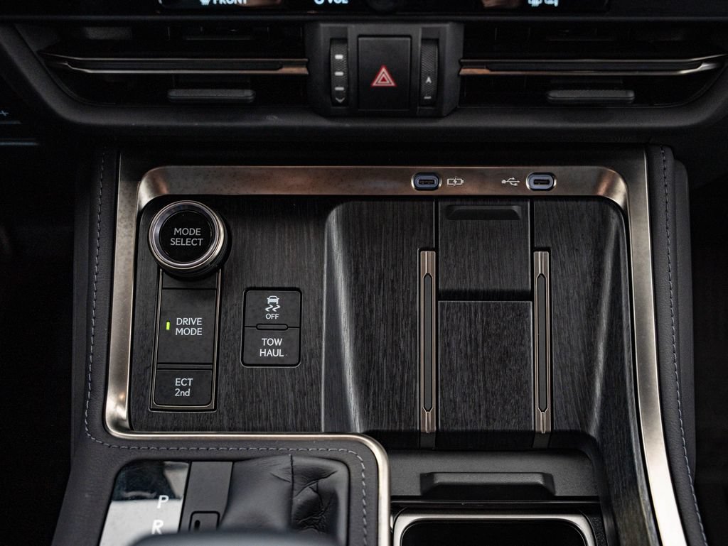 Certified 2026 Lexus GX 550 w/ Accessory Package (2T) AWD/4WD image 37