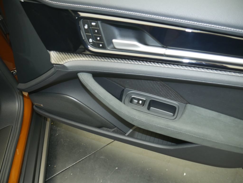 Certified 2025 Porsche Panamera Turbo AWD/4WD image 24