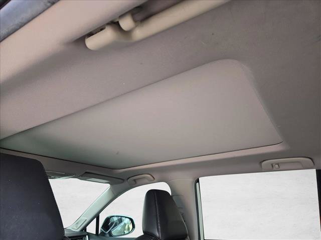 Used 2020 Toyota RAV4 Limited AWD/4WD image 19