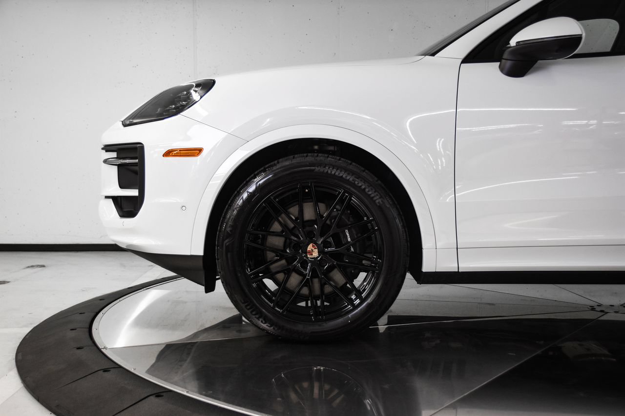 New 2026 Porsche Cayenne Coupe AWD/4WD image 11