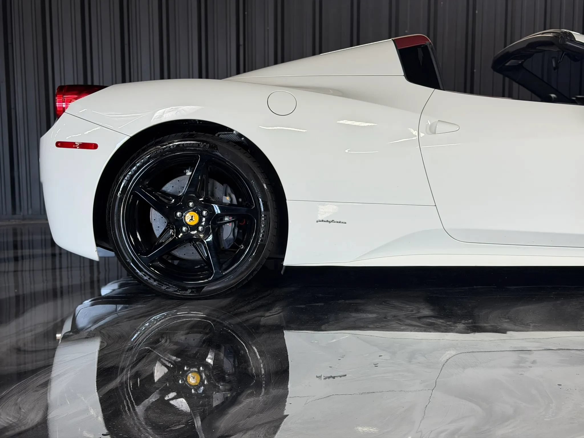 Used 2014 Ferrari 458 Spider RWD image 9