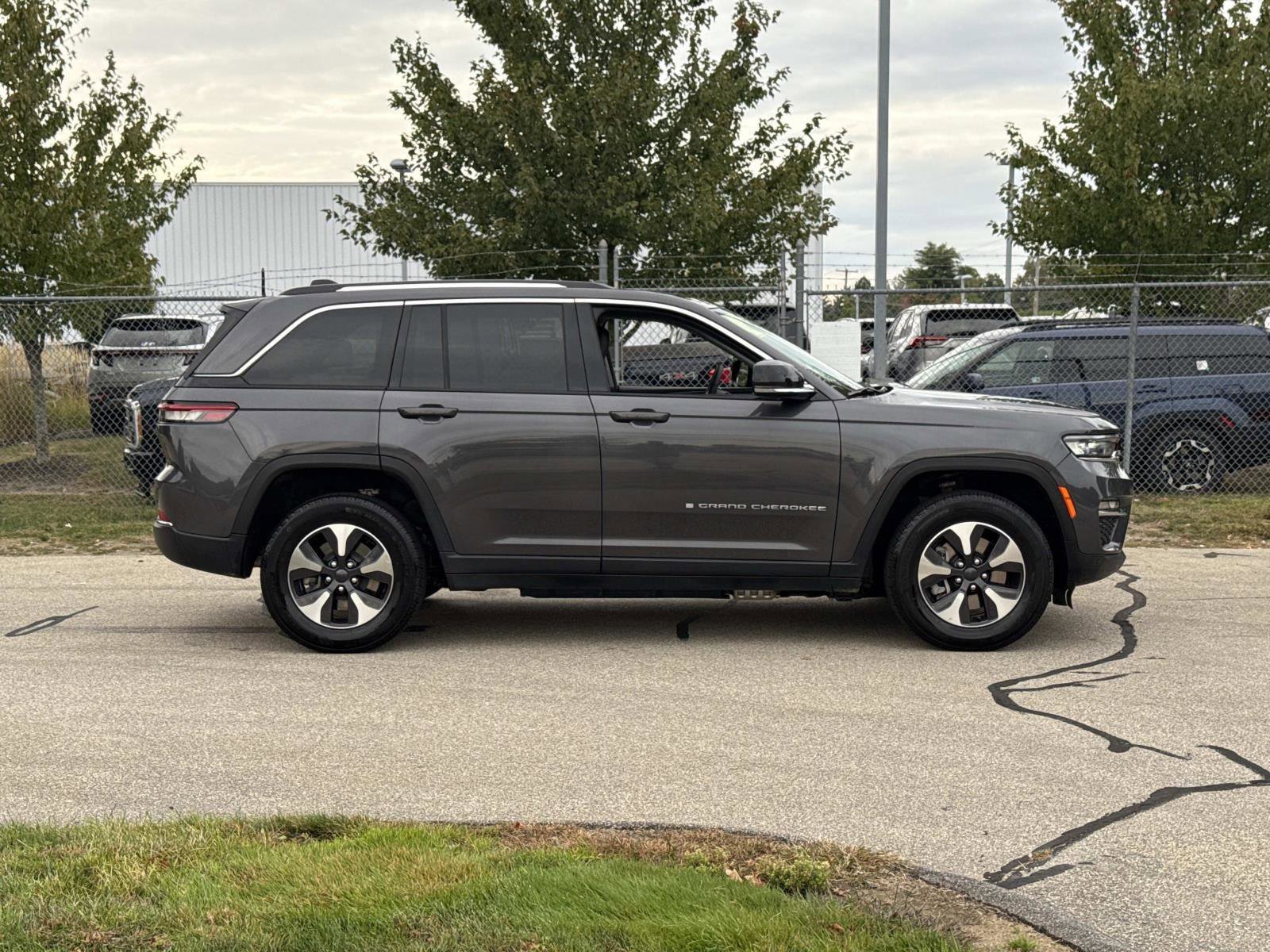Used 2024 Jeep Grand Cherokee Limited 4xe image 4