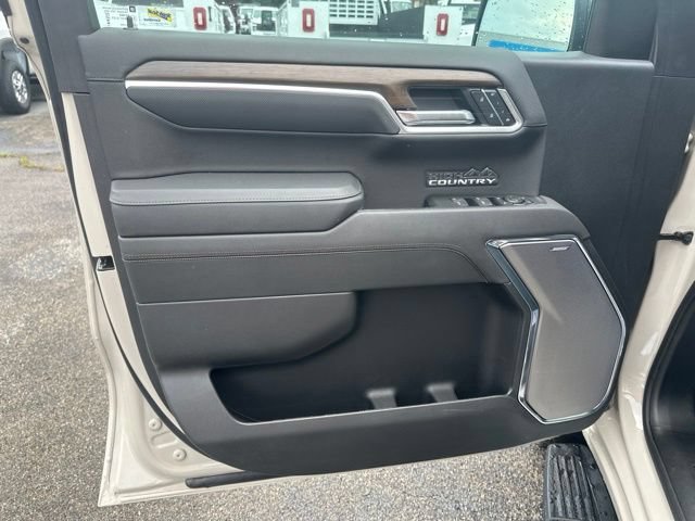 Used 2026 Chevrolet Silverado 1500 High Country w/ Technology Package AWD/4WD image 11