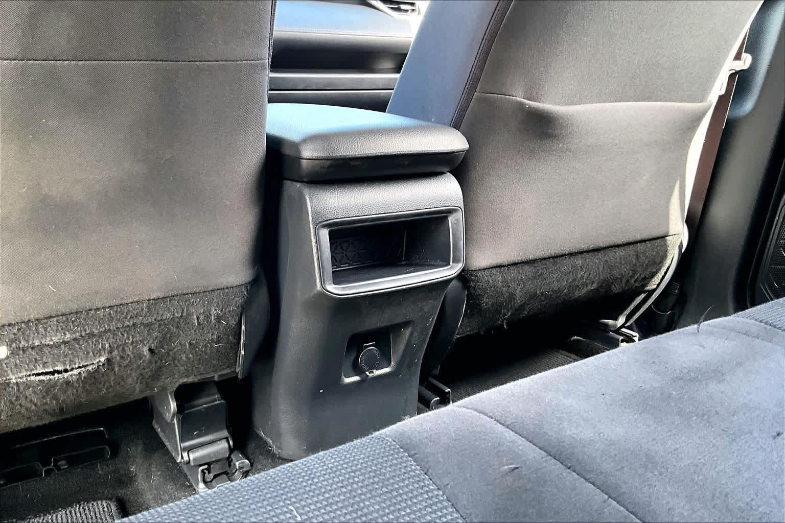 Used 2019 Toyota RAV4 LE w/ Carpet Mat Package FWD image 34