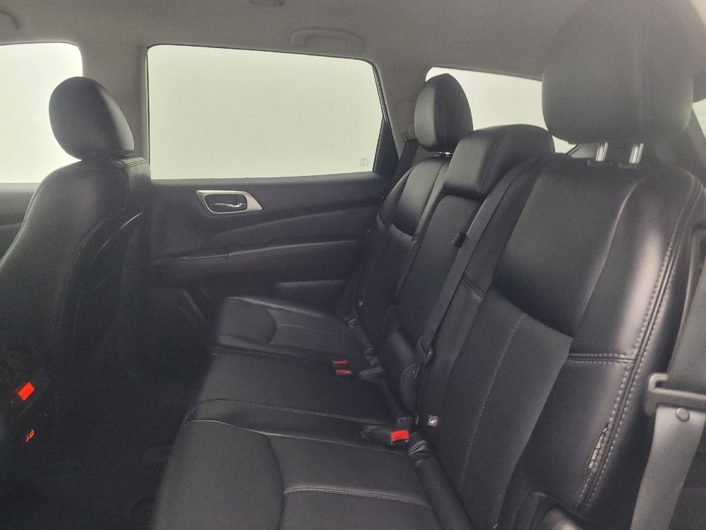 Used 2020 Nissan Pathfinder SL FWD image 18