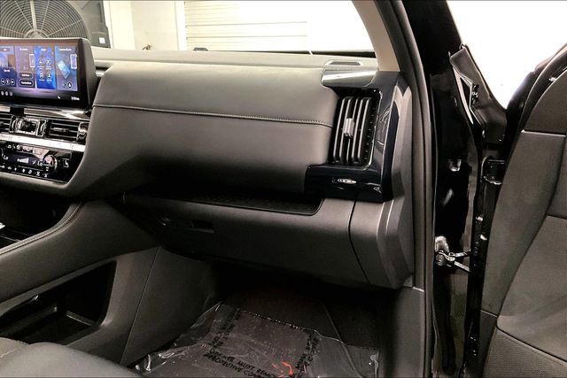New 2026 Nissan Pathfinder SV w/ SV Premium Package AWD/4WD image 38