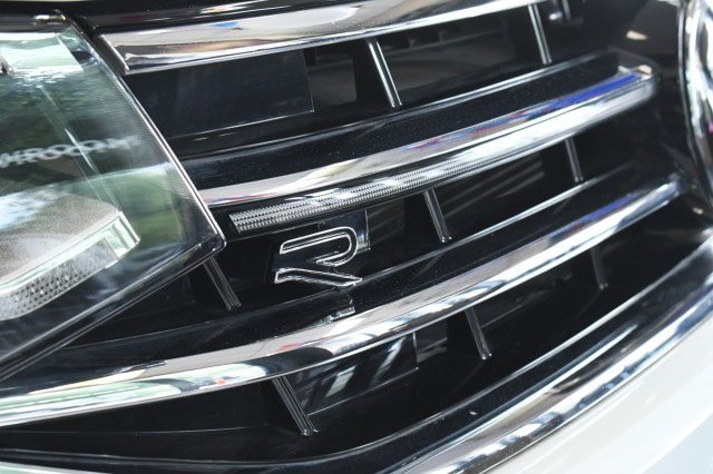 Used 2022 Volkswagen Tiguan SEL R-Line AWD/4WD image 6