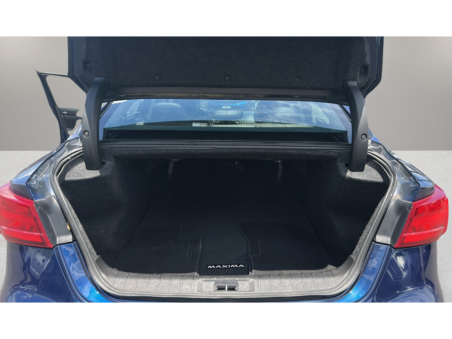Used 2017 Nissan Maxima SR w/ Midnight Edition FWD image 20