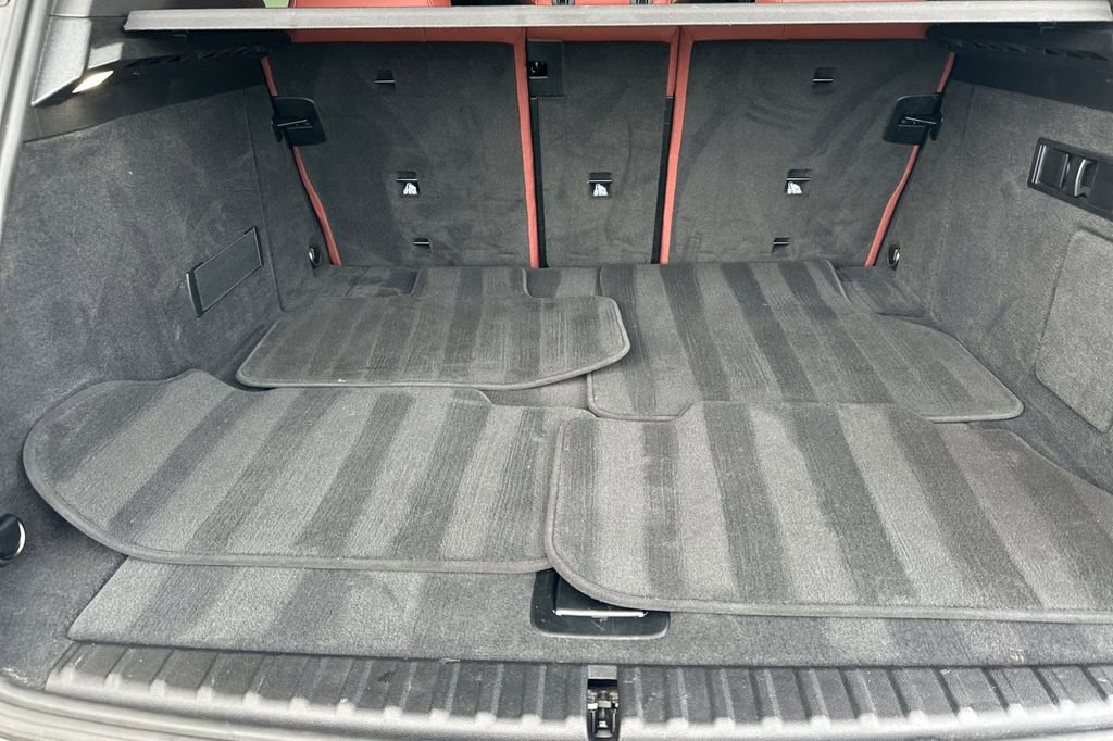 Used 2023 BMW iX xDrive50 w/ Sport Package image 16