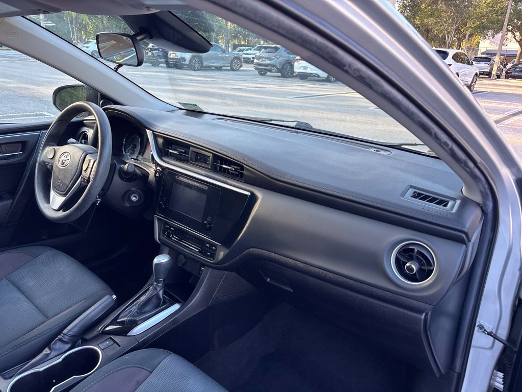 Used 2019 Toyota Corolla LE FWD image 13